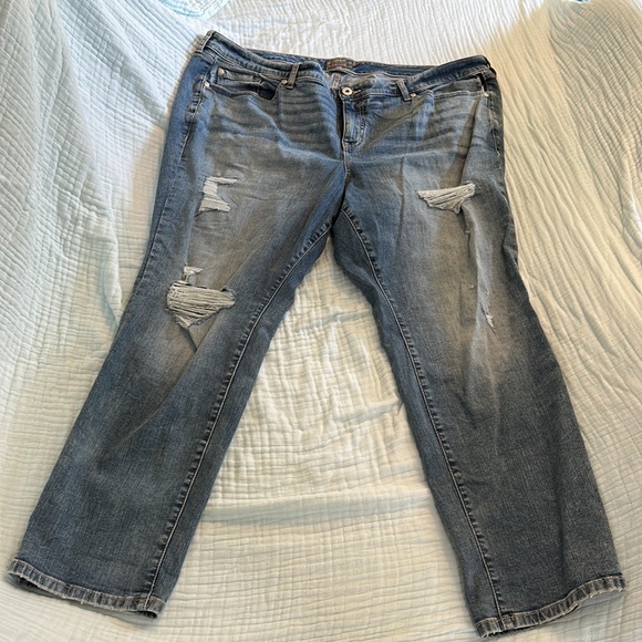 Torrid Boyfriend Straight 22R - Picture 2 of 6